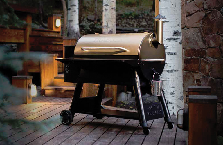 Traeger Pellet Grills BBQ155.01 19.5K BTU Pellet Grill Review | Grills ...