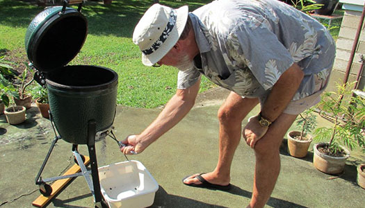 cleaning the big green egg: Ash cleaning is another method you can try 