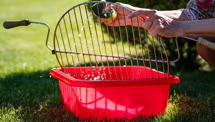 How to Clean a Grill: A Guide to a Spotless Grill!