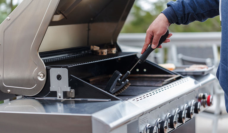 A Guide to a Spotless Grill: