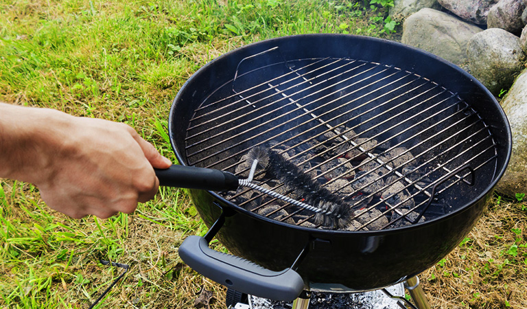 A Guide to a Spotless Grill: