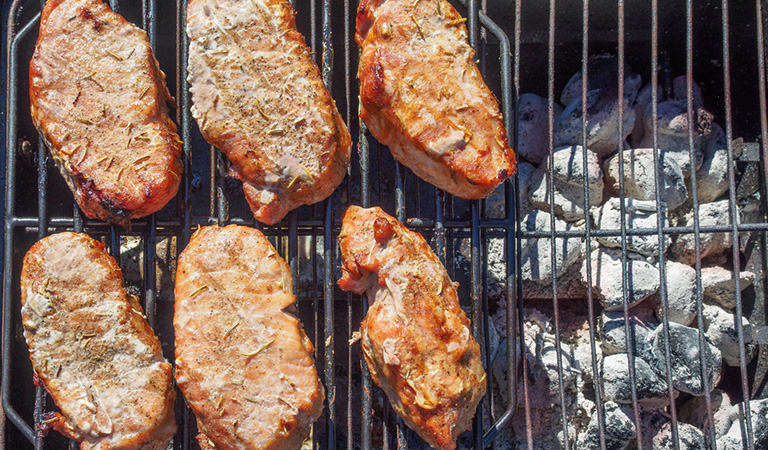 How to Use a Smoker Grill